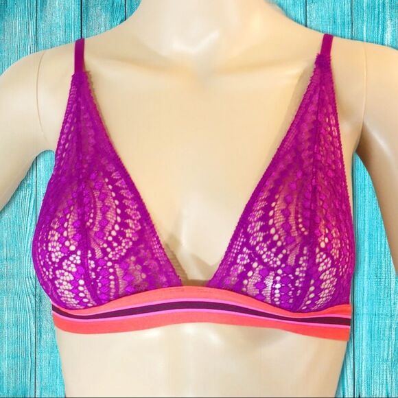Victoria's Secret Very Sexy Purple Lace Bralette XS New With Tags NWT 2016 - Picture 3 of 13